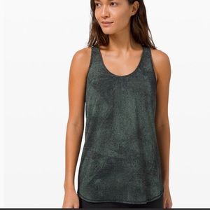 Lululemon essential tank *pleated